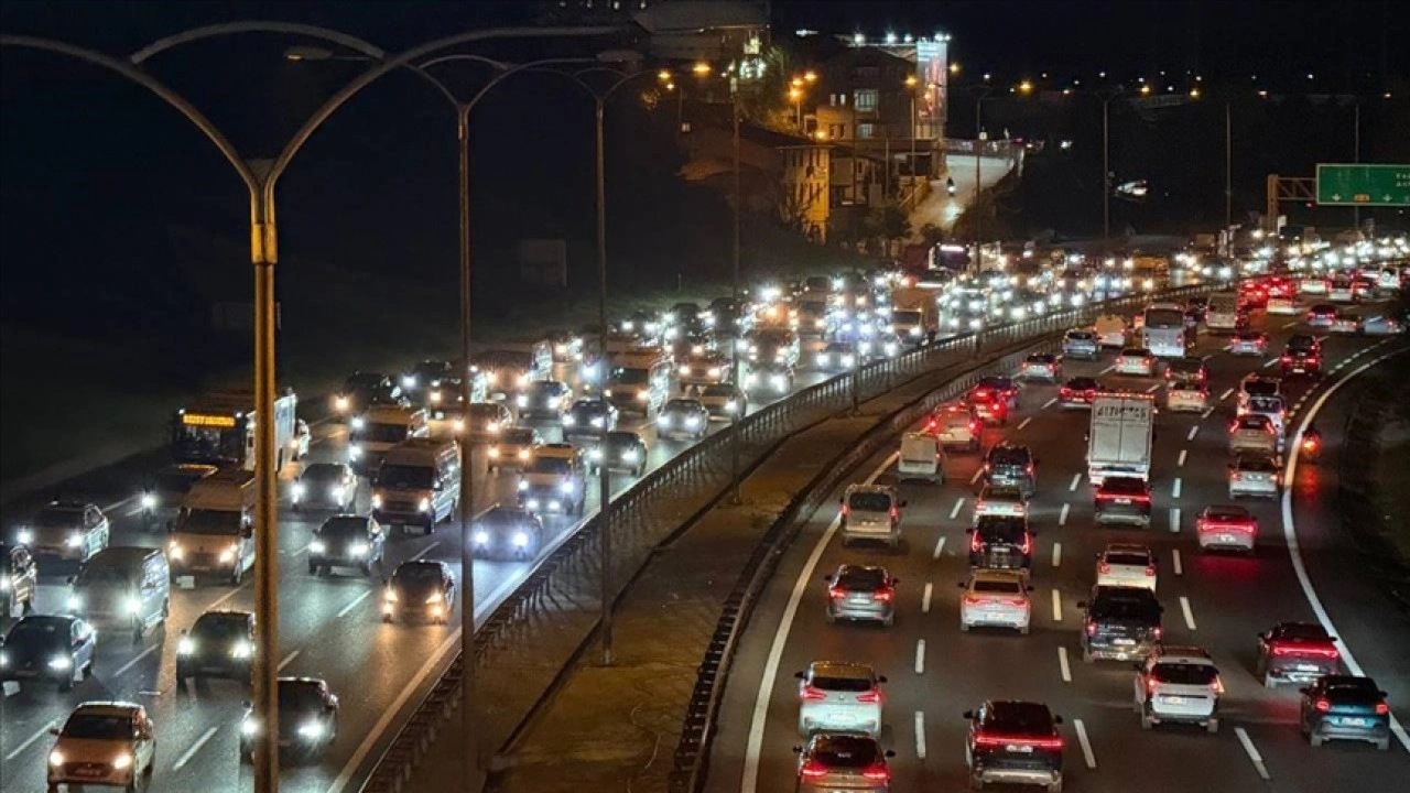 İstanbul'da trafik yoğunluğu yüzde 80'e çıktı