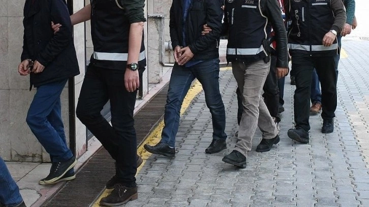İstanbul merkezli FETÖ operasyonunda 9 zanlı yakalandı