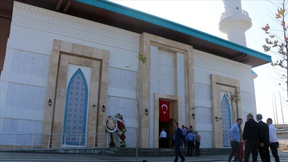 İstanbul Sabiha Gökçen Havalimanı Camisi ibadete açıldı