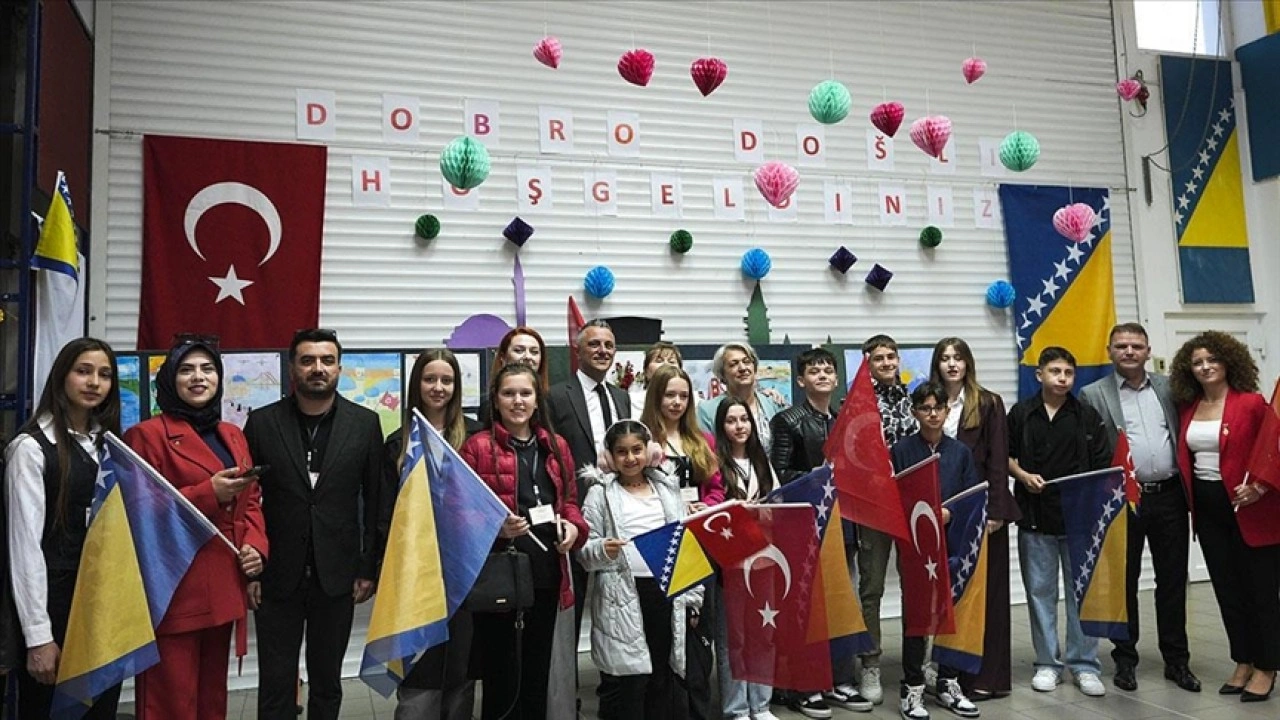 İstanbul ve Saraybosnalı öğrenciler, "kardeş okul" projesinde buluştu