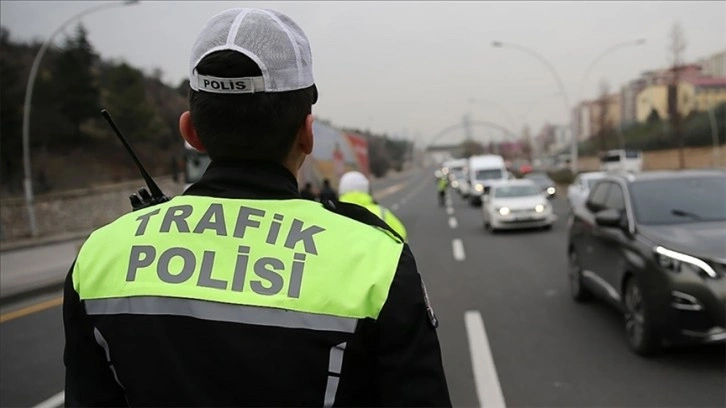 İstanbul'da 1 Mayıs etkinlikleri dolayısıyla yarın bazı yollar trafiğe kapatılacak