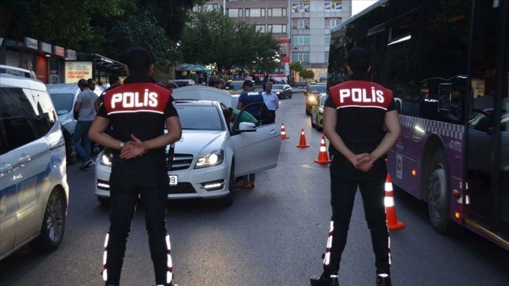 İstanbul'da asayiş uygulamasında aranan 663 zanlı yakalandı