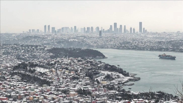 İstanbul'da eğitime kar engeli