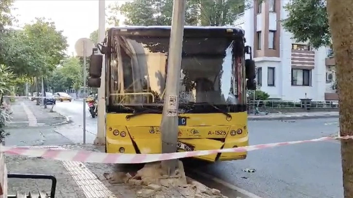 İstanbul'da İETT otobüslerinin karıştığı iki kaza meydana geldi