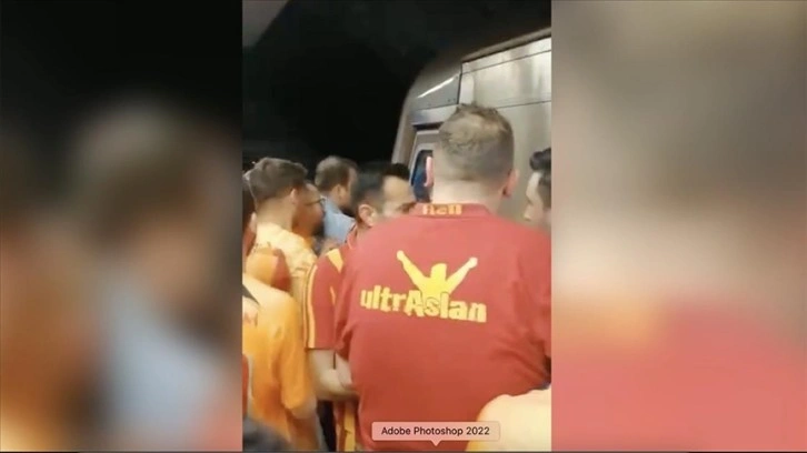 İstanbul'da maça giden taraftarlar farklı metro durağında indirilmelerine tepki gösterdi