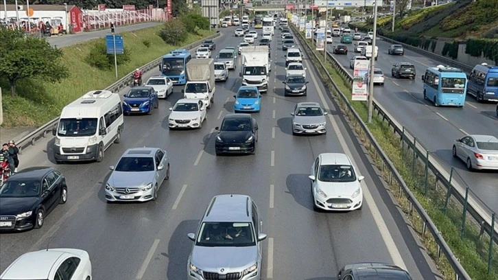 İstanbul'da sabah saatlerinde trafik yoğunluğu yaşanıyor