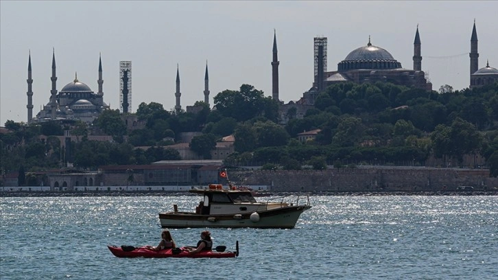 İstanbul'da sabahın ilk saatlerinde sıcak hava ve nem etkili oluyor