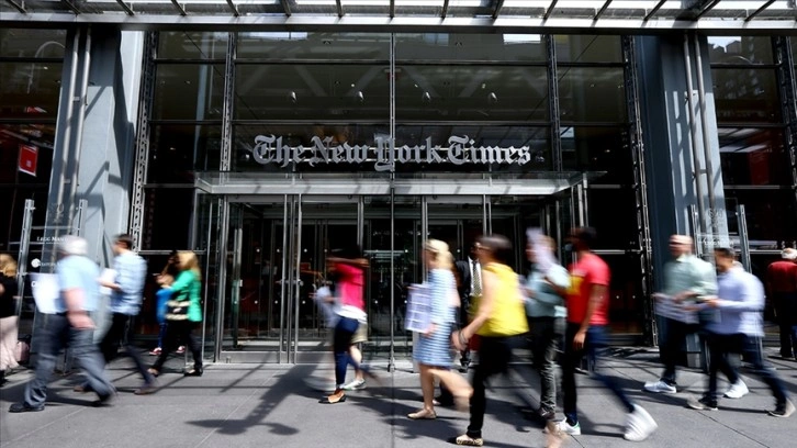 İstanbul'daki terör saldırısını 'turizm' vurgusuyla aktaran New York Times Twitter'da tepki topladı