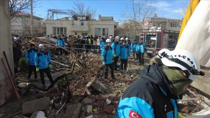 İstanbul'dan deprem bölgesine yardımlar sürüyor