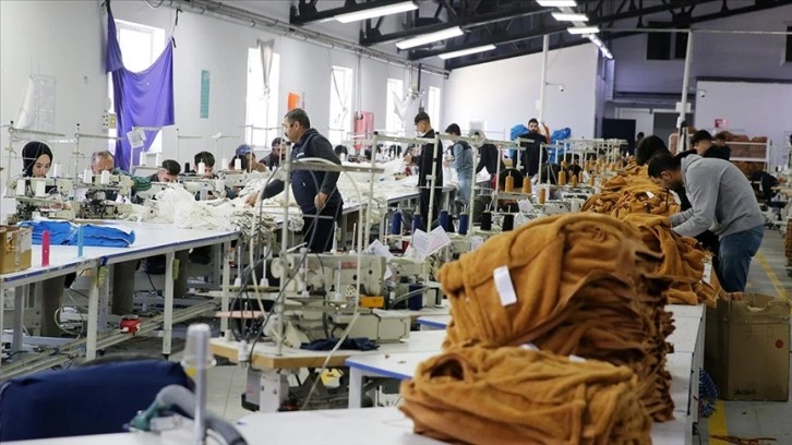 İstanbul'dan memleketine döndü, kurduğu tekstil fabrikasında 170 gence istihdam sağladı