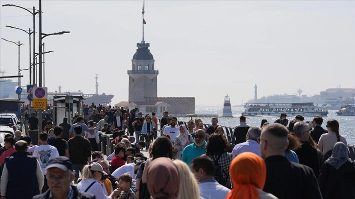 İstanbullular oy kullandıktan sonra günlerini park ve sahillerde değerlendirdi