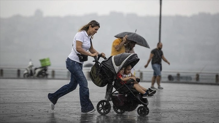 İstanbul'un 4 ilçesi için sağanak uyarısı