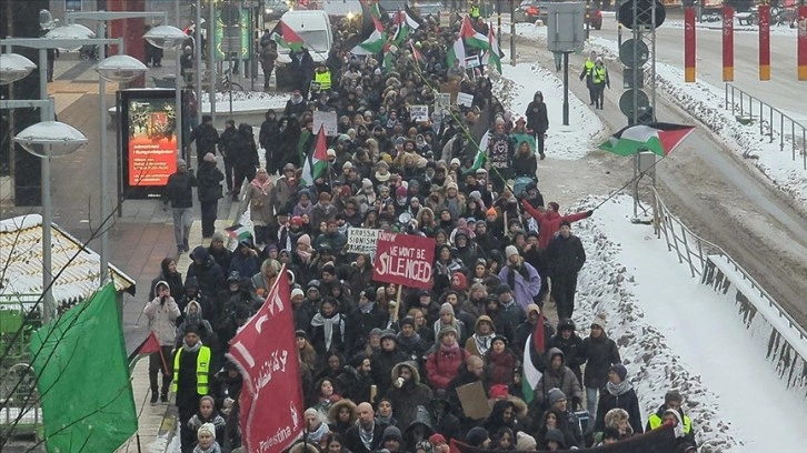 İsveç'te İsrail Büyükelçiliği önünde Filistin'e destek gösterisi