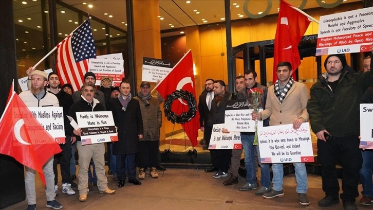 İsveç'te Kur'an-ı Kerim'in yakılması New York'ta protesto edildi