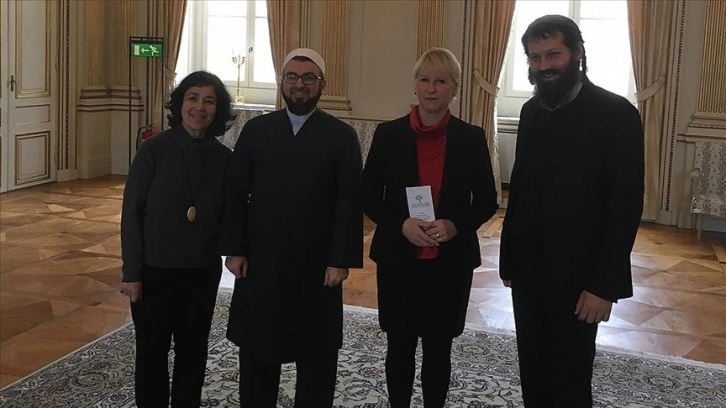 İsveç'teki Müslüman ve Yahudilerden ortak açıklama: Kitapları yakanlar sonunda insanları da yak