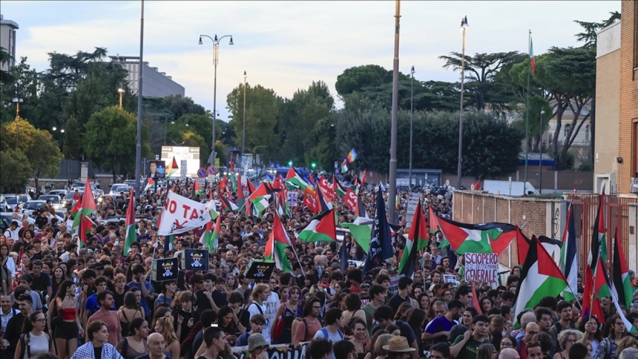 İtalya'da İsrail'in Gazze'deki soykırımı ve işgali protesto edildi