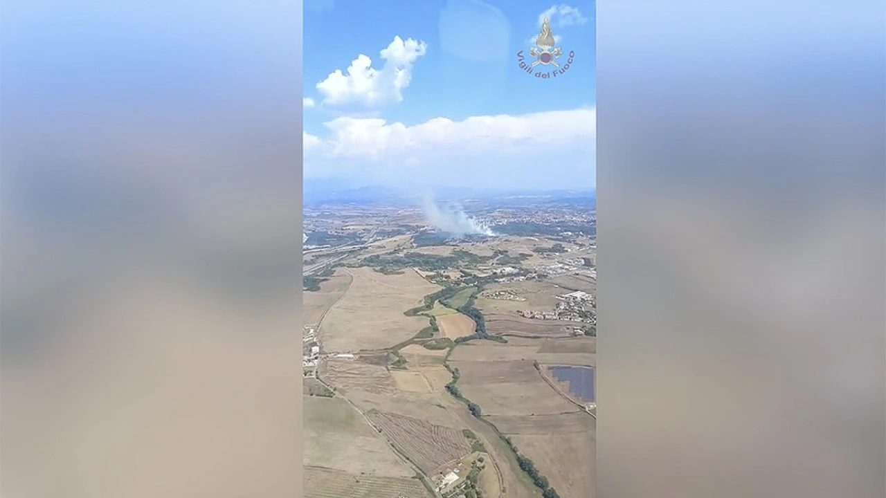 İtalya'da m&uuml;himmat firmasına ait tesiste yangının ardından patlama meydana geldi