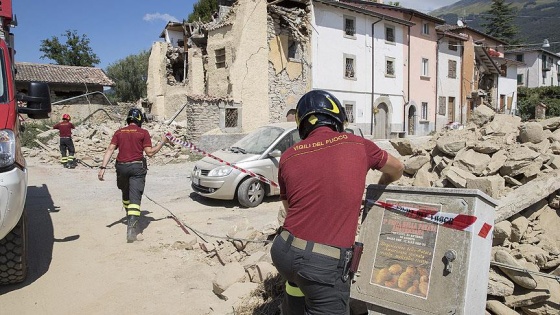 İtalya'daki deprem onlarca aileyi evsiz bıraktı