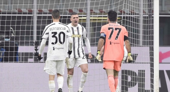 İtalya Kupası yarı finalinde Juventus, Inter'i yenerek avantajı yakaladı