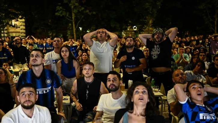 İtalya'da Inter taraftarları, takımlarının Şampiyonlar Ligi finalini kaybetmesine üzüldü