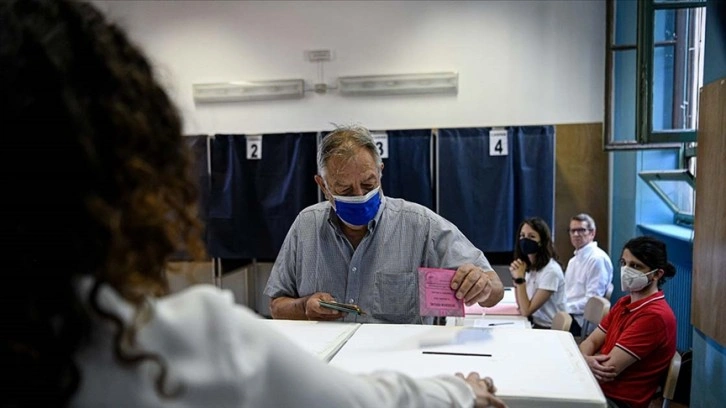 İtalya'daki kısmi yerel seçimlerden merkez sağ ittifak önde çıktı