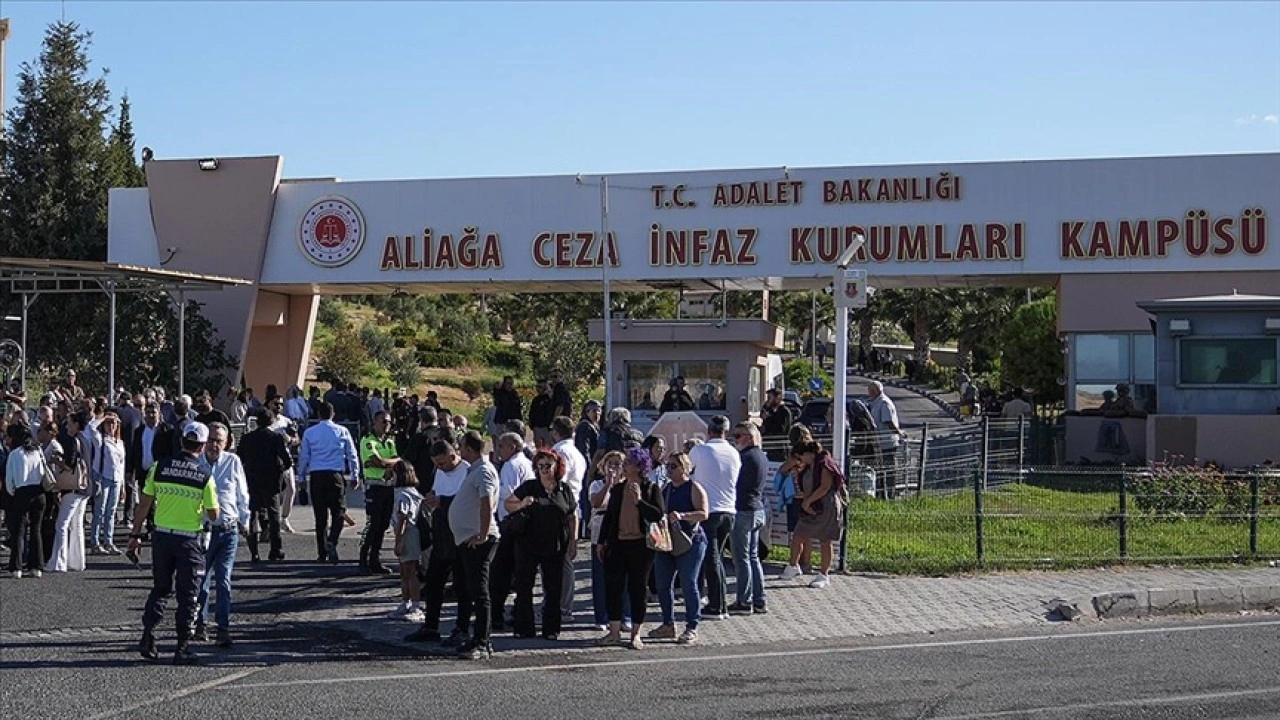 İzmir Büyükşehir Belediyesine yönelik "kooperatif" davasında ara karar