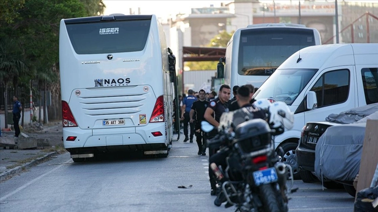 İzmir Büyükşehir Belediyesine yönelik yolsuzluk soruşturmasında 119 şüpheli adliyede