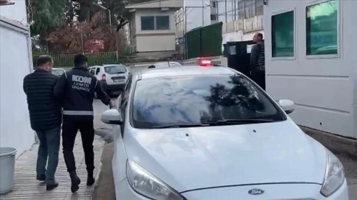 İzmir merkezli FETÖ operasyonunda 47 şüpheli yakalandı