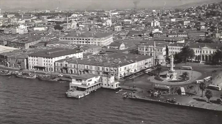 İzmir'de 52 yıl önce yıkılan İdadi Mektebi binası yeniden yapılacak