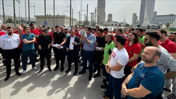 İzmir'de metro çalışanlarından sakal bırakma ve sivil kıyafet eylemi kararı