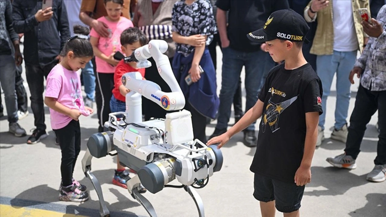 Jandarmanın yeni yardımcısı "robot köpek" envantere girdi