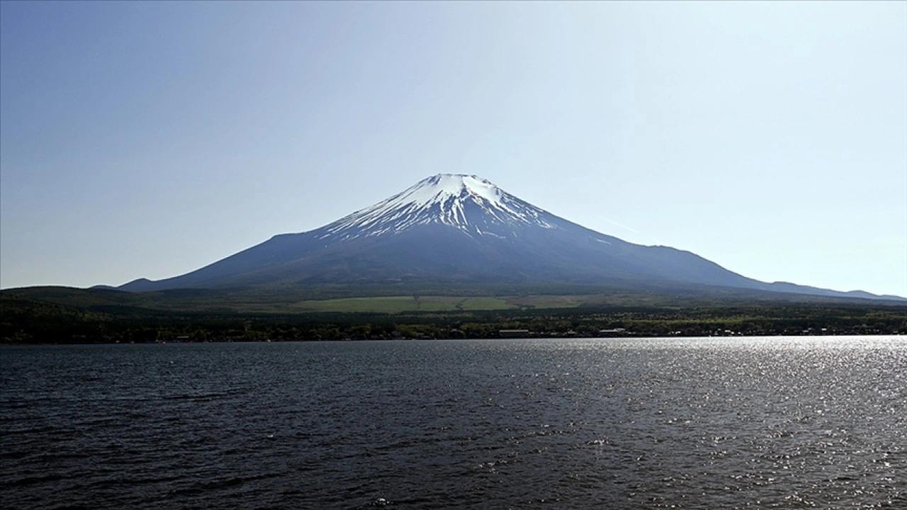 Japonya'da 102 yaşındaki dağcı, Fuji Dağı'nın zirvesine tırmanan en yaşlı kişi oldu