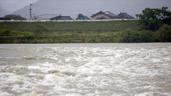 Japonya'da aşırı yağışlar 800 bin kişiyi yerinden etti