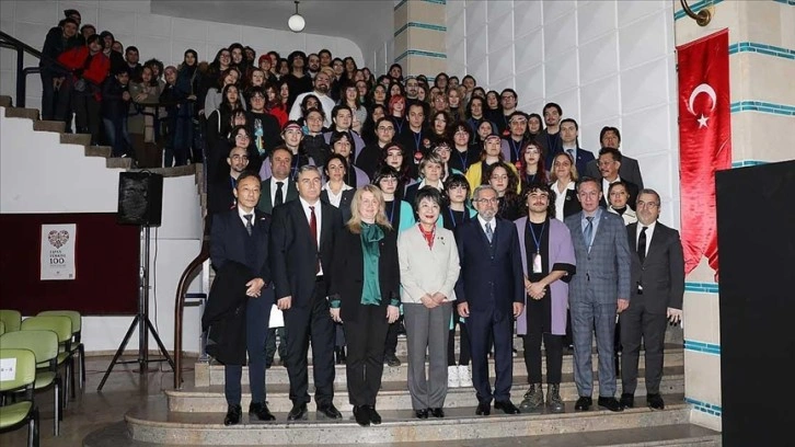 Japonya Dışişleri Bakanı Kamikava, başkentte Ankara Üniversitesi öğrencileriyle buluştu