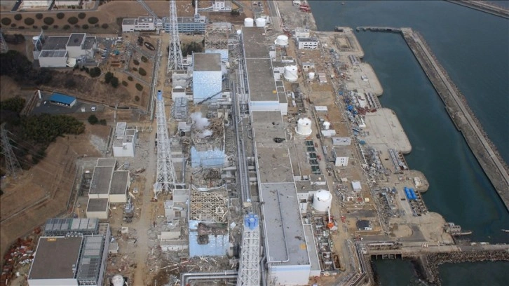 Japonya'daki nükleer santralde depolanan bini aşkın tanktaki atık suyun tahliyesi yarın başlıyo