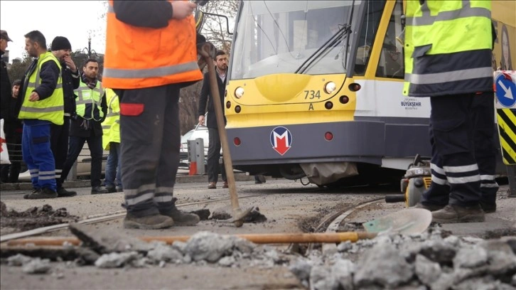 Kabataş-Bağcılar tramvay hattında raydaki parça yerinden çıktı