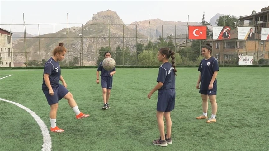 Kadın futbolcuların 'II. Kristal Ayaklar Ödül Töreni' 27 Ağustos'ta yapılacak