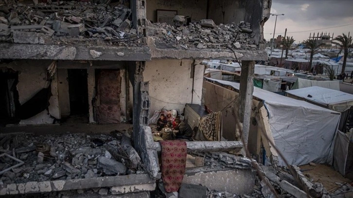 Kahire'de, Gazze'de ateşkes çabalarını görüşmek üzere Arap Bakanlar düzeyinde toplantı yap
