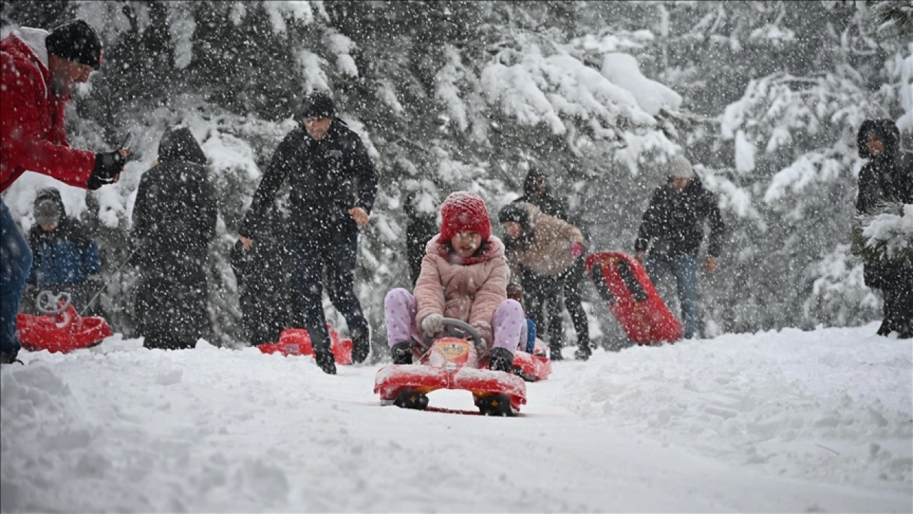 Kahramanmaraş'ın 10 il&ccedil;esinde eğitime ara verildi