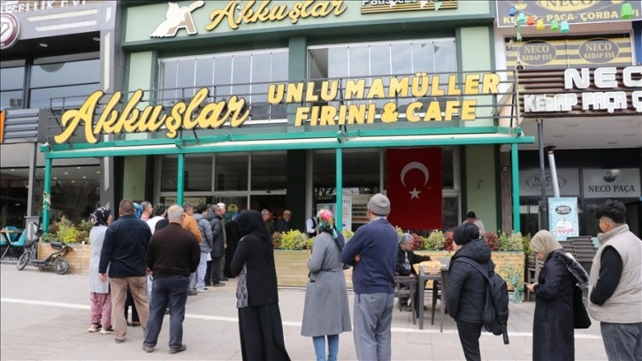 Kahramanmaraşlı fırıncı kardeşler depremzedeleri ekmeksiz bırakmadı