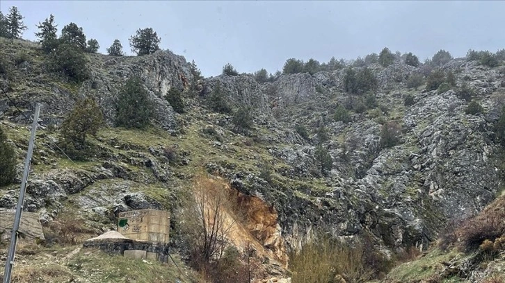 Kahramanmaraş'ta depremler sonrası şelalenin suyu kurudu