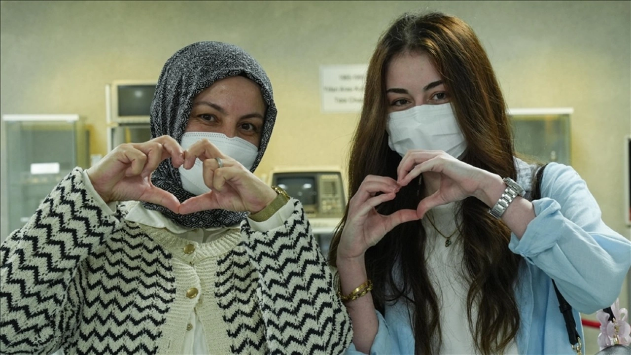 Kalp hastası gence nakli 14 yıl önce annesini ameliyat eden ekip yaptı