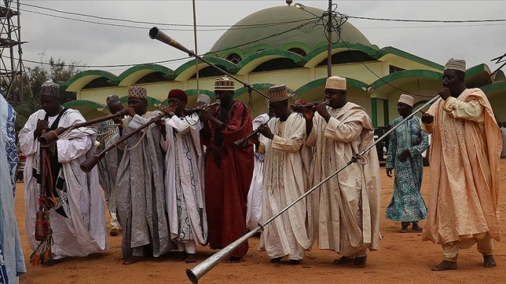 Kamerun'da sadece krallar ve sultanlar için çalınan geleneksel enstrüman: Kakaki