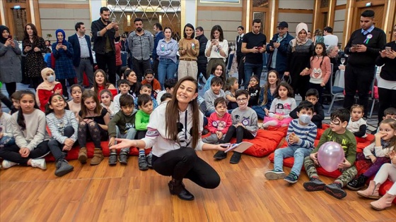 Kanseri 4 kez yenen oyuncu, lösemili çocukların hayatına dokunuyor