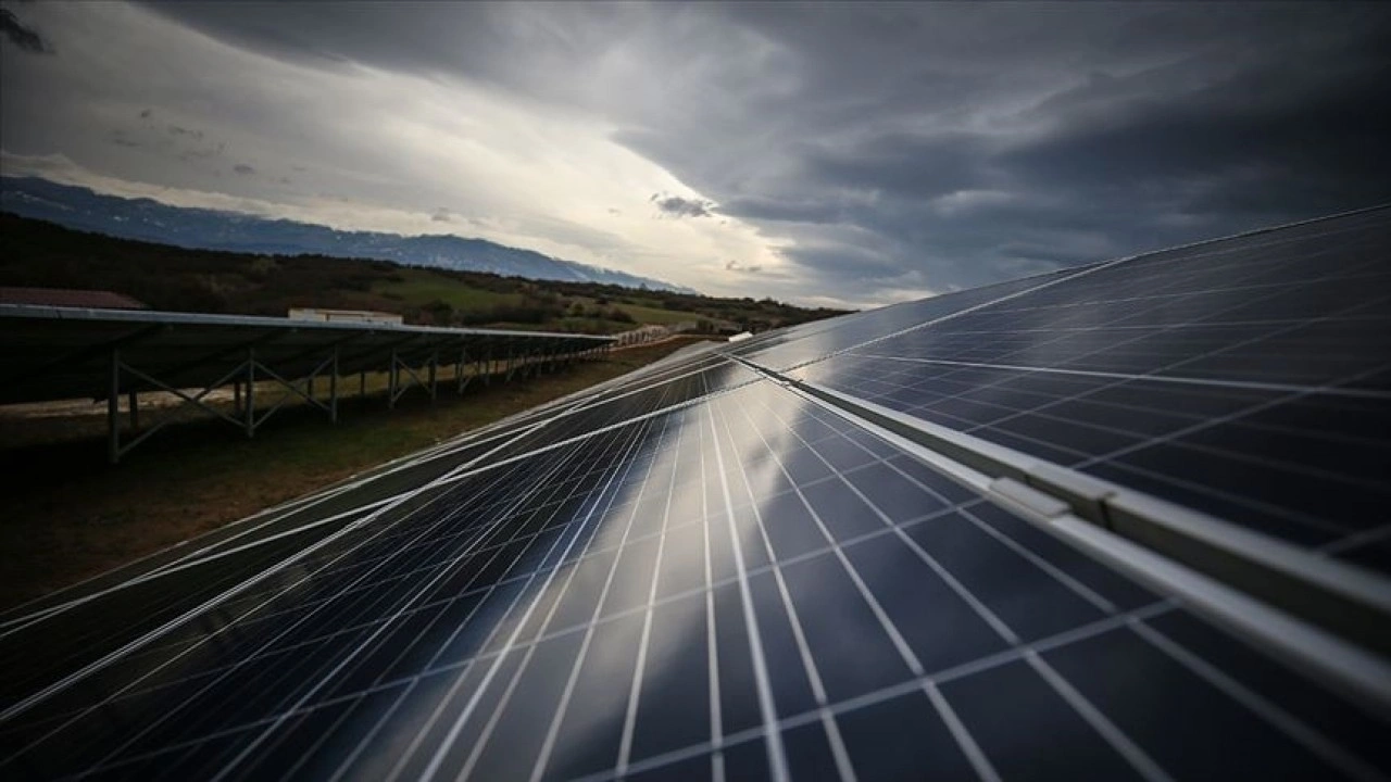 Kapatılan kömür santrallerinin güneş enerjisine dönüştürülmesi kapasiteyi yüzde 15 artırabilir