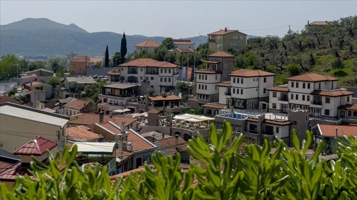 Karadağ'da farklı dinlerin bir arada huzur içinde yaşadığı kent: Bar