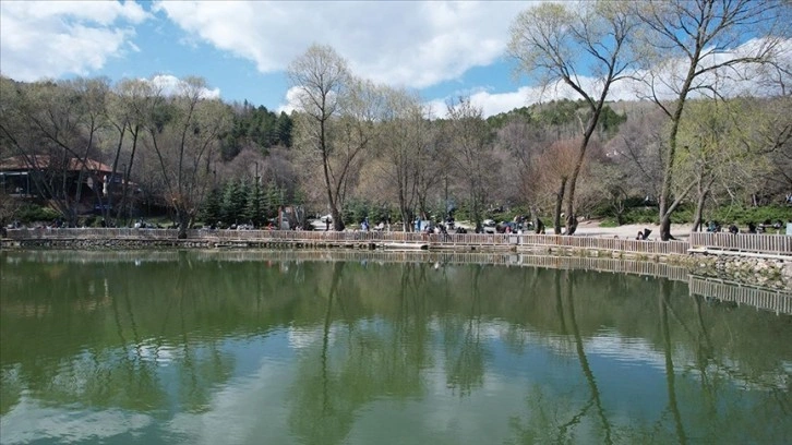 Karagöl Tabiat Parkı'nda bayram tatili yoğunluğu yaşandı