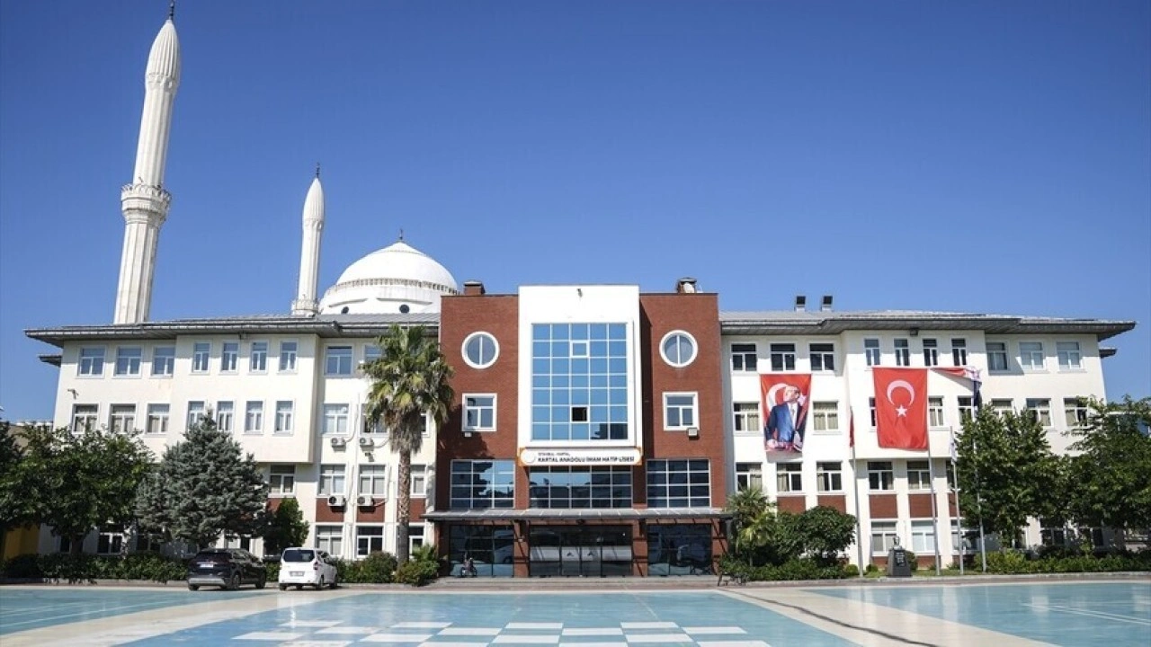 Kartal Anadolu İmam Hatip Lisesi, YKS'deki başarı geleneğini s&uuml;rd&uuml;rd&uuml;