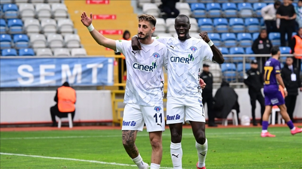 Kasımpaşa, Eyüpspor deplasmanında 3 puanı 3 golle aldı