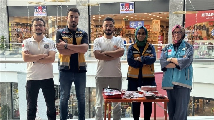 Kastamonu'da sosyal deneyde nefes borusuna yemek kaçan kişiye vatandaşlar müdahale etti